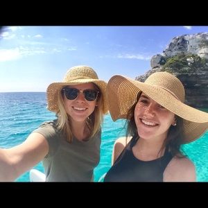 Meet your Posher, Olivia